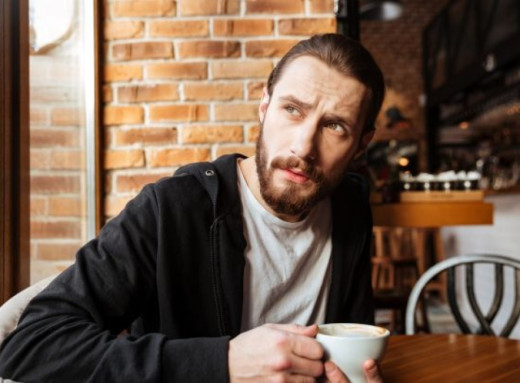 12 тривожних ознак у поведінці чоловіка, які не можна ігнорувати на початку стосунків фото