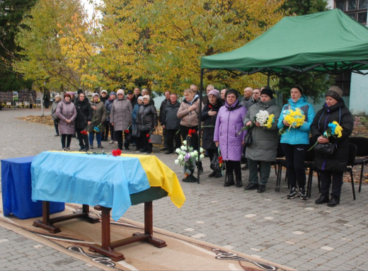 Шосткинці попрощалися із захисником Миколою Заіком фото