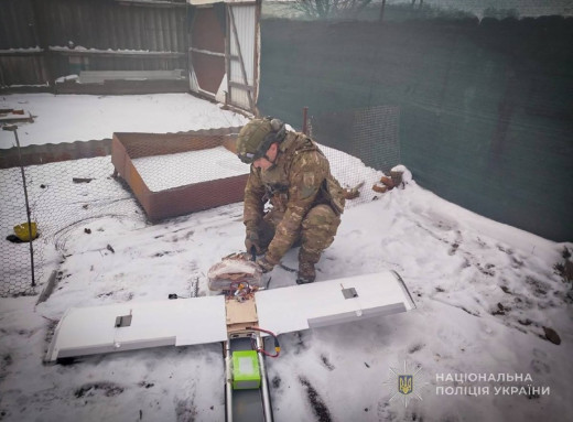 Шість кілограмів вибухівки на подвір’ї: на Сумщині знешкодили дрон із протитанковою міною фото