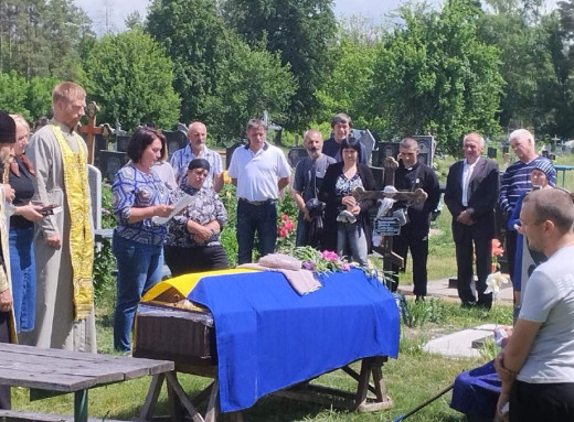 На Роменщині попрощалися із захисником Володимиром Гуменом фото На Роменщині попрощалися із захисником Володимиром Гуменом фото