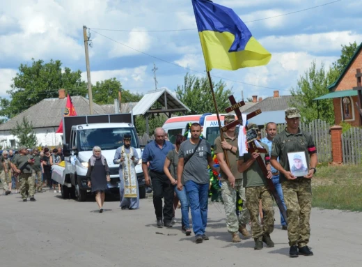 Лебединціі попрощалися із загиблим військовим Сергієм Семененком фото