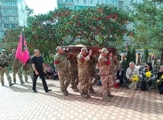 Сум’яни попрощалися із захисником Віталієм Костенком фото