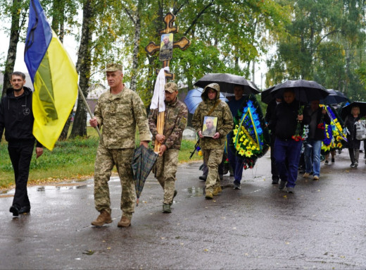 Охтирка попрощалася із загиблими захисниками Олександром Закутним та Віталієм Водяницьким фото