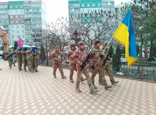 У Сумах поховали молодшого лейтенанта Олексія Денисенка фото