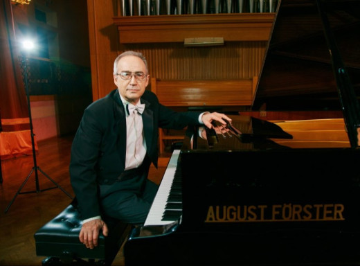 Вічна пам'ять митцю: у Сумах прощатимуться з музикантом Олександром Желудковим фото