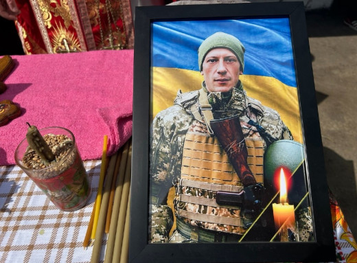 На Черкащині поховали прикордонника Олександра Сметаніна родом із Глухівщини фото