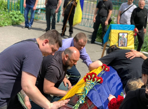Глухівська громада попрощалася із солдатом Максимом Дрижовим фото