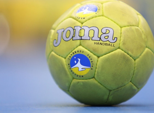 Зміна лідера у вищій лізі: сумські гандболісти втратили першу сходинку чемпіонату фото