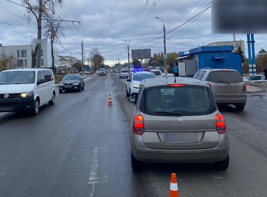 У Сумах водійка збила двох жінок на пішохідному переході фото