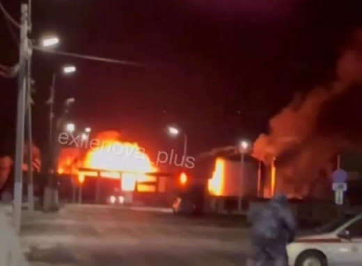 Нічна атака по території росії: повідомляють про вибухи, удари по інфраструктурі та знеструмлення фото