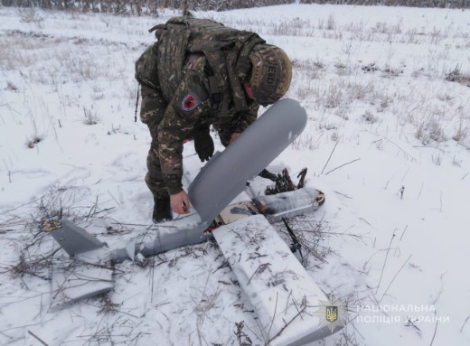 Нерозірваний дрон на городі: вибухотехніки знешкодили небезпечні знахідки в Сумському районі фото