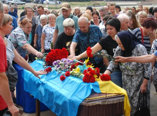 Шосткинці попрощалися із земляком Олександром Шинкарьовим фото