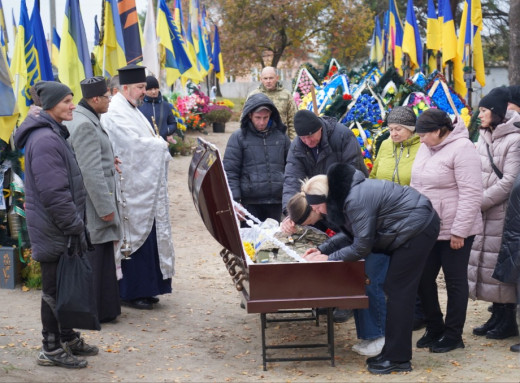 Охтирчани попрощалися із захисником Олександром Галкіним фото