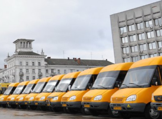 У Сумах шукають перевізників для 16 автобусних маршрутів фото