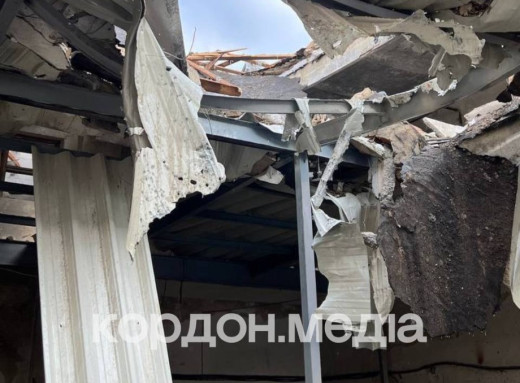 У Сумах внаслідок удару дрона пошкоджено СТО фото