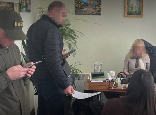 На вимаганні 2 млн грн хабаря викрили ще одного податківця із Сумщини фото