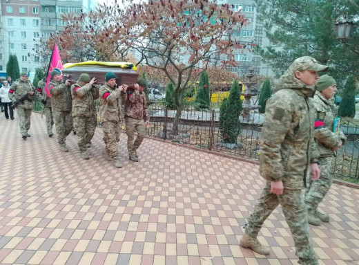 Сум’яни попрощалися із захисником Ігорем Термусом фото