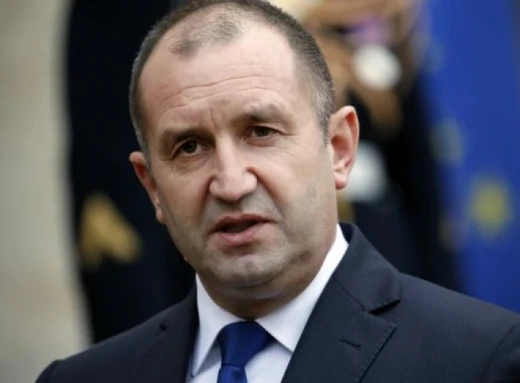 Президент Болгарії наклав вето на надання Україні бронетехніки фото