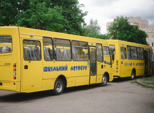 Чотири громади Сумщини отримали нові шкільні автобуси фото