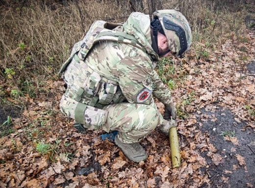 На Сумщині вибухотехніки знешкодили 10-кілограмову бойову частину дрона-камікадзе «Ланцет» фото