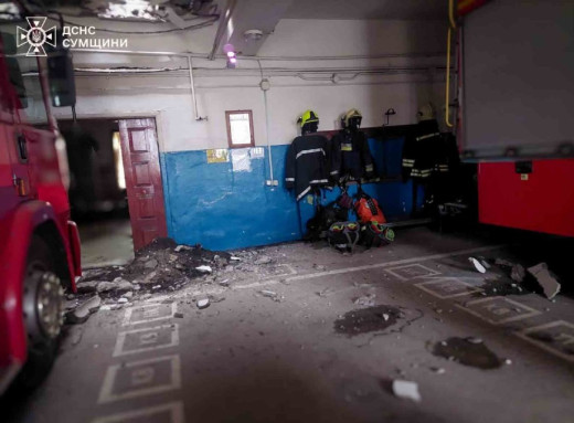 Окупанти вдарили безпілотником по рятувальному підрозділу на Сумщині фото