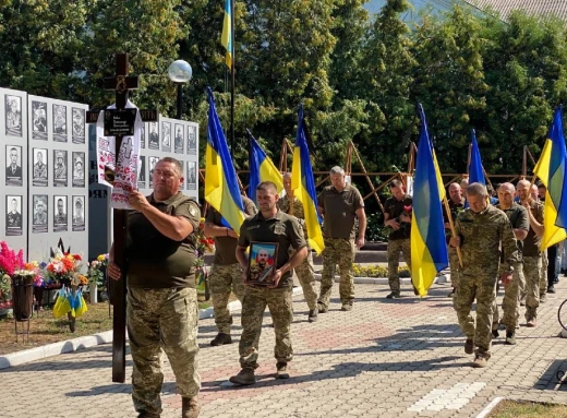 Роменці провели у останню путь героя Олександра Новіка фото