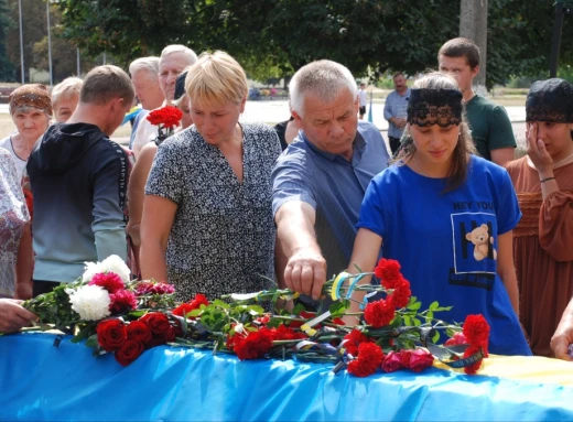 У Шостці попрощалися із захисником Андрієм Бугайовим фото