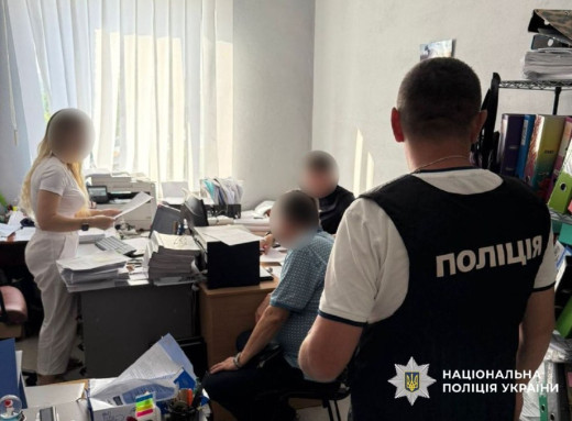 У Сумах викрили групу, яка привласнила пів мільйона гривень на укритті для школи фото У Сумах викрили групу, яка привласнила пів мільйона гривень на укритті для школи фото