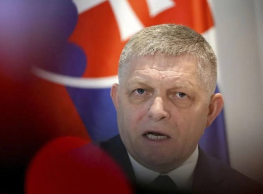 Фіцо пригрозив припинити постачання електроенергії Україні через суперечку щодо нафти фото