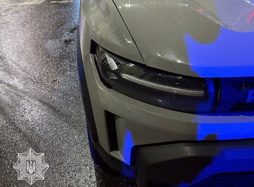 У центрі Сум легковик збив 18-річного хлопця, який перебігав дорогу на червоне світло фото У центрі Сум легковик збив 18-річного хлопця, який перебігав дорогу на червоне світло фото