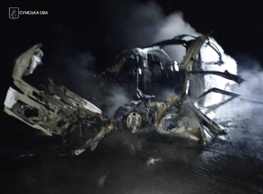 Поранені батько та 13-річний син: у Сумській громаді ворожий дрон атакував автівку фото