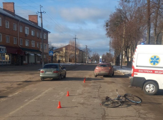 У Лебедині водійка збила велосипедиста: потерпілий госпіталізований фото