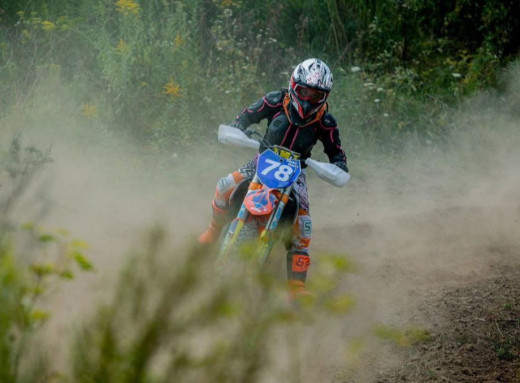 Дар’я Олех із Конотопа стала призеркою Чемпіонату та Кубку України з мотокросу фото