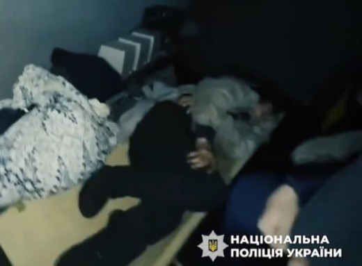 Поліцейські евакуювали маломобільного чоловіка з прифронтової Есманської громади фото