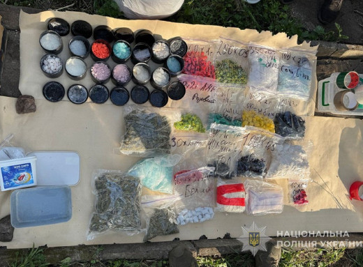На Сумщині ліквідовано масштабне наркоугруповання: затримано шістьох осіб фото На Сумщині ліквідовано масштабне наркоугруповання: затримано шістьох осіб фото