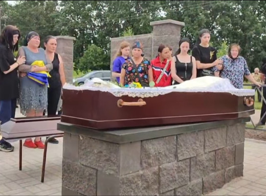 Путивльщина попрощалася з Героєм Максимом Головіним фото Путивльщина попрощалася з Героєм Максимом Головіним фото