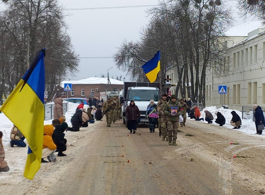 У Лебедині в останню дорогу провели розвідника Сергія Силакова фото