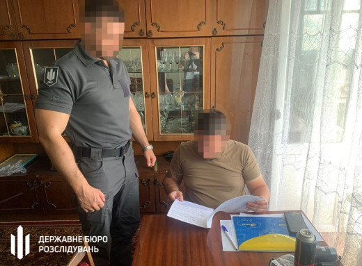 Житель Шостки підробив довідку про інвалідність дружини, щоб уникнути служби фото Житель Шостки підробив довідку про інвалідність дружини, щоб уникнути служби фото