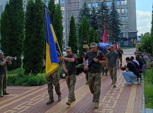 У Сумах провели в останню путь 25-річного захисника Данила Пугача фото