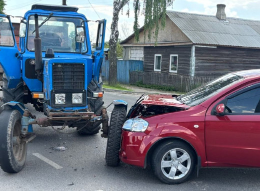 У Шостці сталася потрійна ДТП: постраждала дитина фото У Шостці сталася потрійна ДТП: постраждала дитина фото