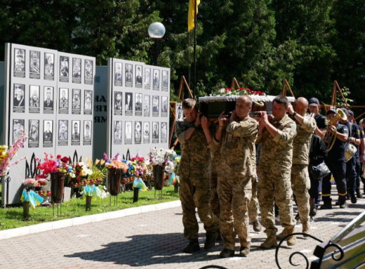 Роменці попрощалися із захисником Дмитром Пономаренком фото Роменці попрощалися із захисником Дмитром Пономаренком фото