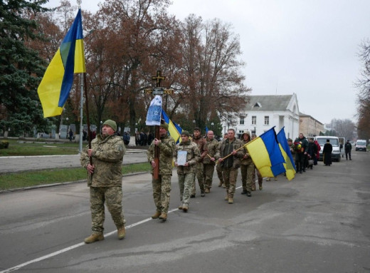 Ромни попрощалися із загиблим солдатом Олегом Близнюком фото
