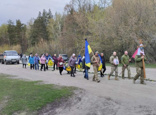 На Роменщині провели в останню путь стрільця-санітара Валерія Коваленка фото