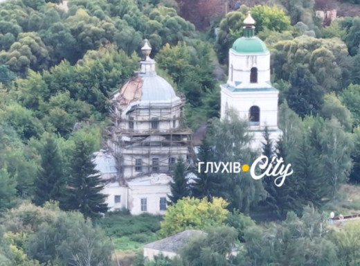 Окупанти вдарили безпілотником по старовинній церкві на Сумщині фото Окупанти вдарили безпілотником по старовинній церкві на Сумщині фото