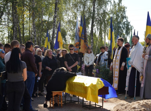 В Охтирці попрощалися із загиблим захисником Юрієм Коваленком фото