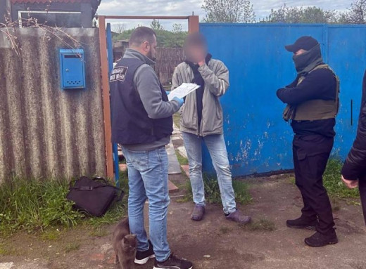 На Сумщині викрито та припинено діяльність наркогрупи: трьом учасникам оголошено підозру фото На Сумщині викрито та припинено діяльність наркогрупи: трьом учасникам оголошено підозру фото