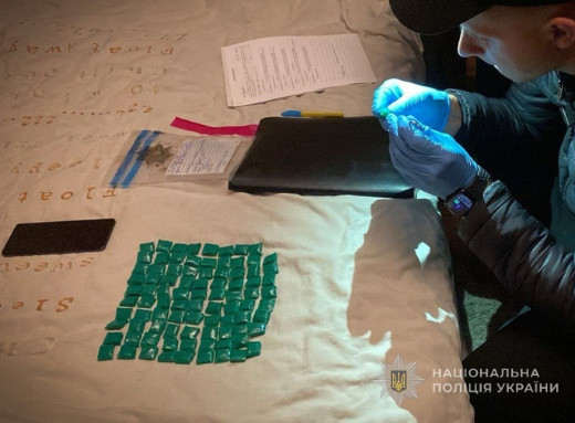 У Сумах затримали 27-річного наркодилера-закладчика з великою партією «PVP» фото