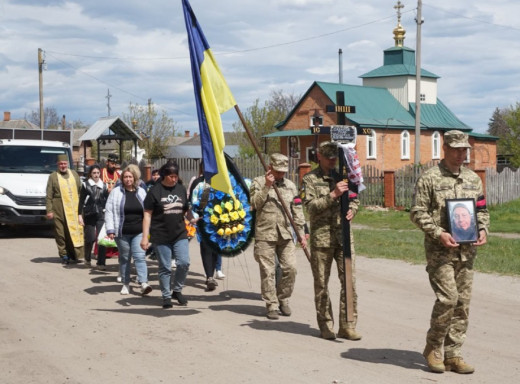Лебедин попрощався з полеглим Героєм Ігорем Сахаровим фото Лебедин попрощався з полеглим Героєм Ігорем Сахаровим фото