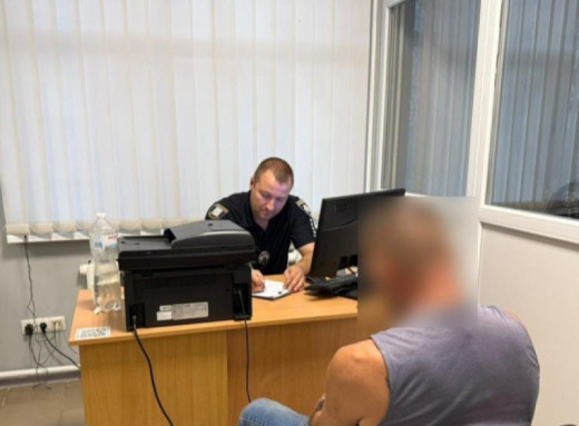 На Сумщині викрили чоловіка, який облаштував у будинку наркопритон фото