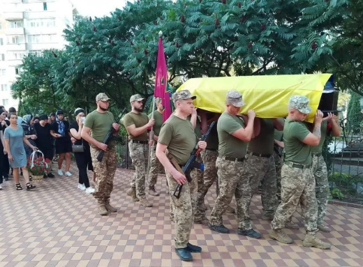 Сум’яни попрощалися із двома захисниками України фото